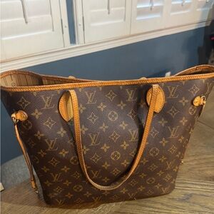 Louis Vuitton Neverfull MM bag